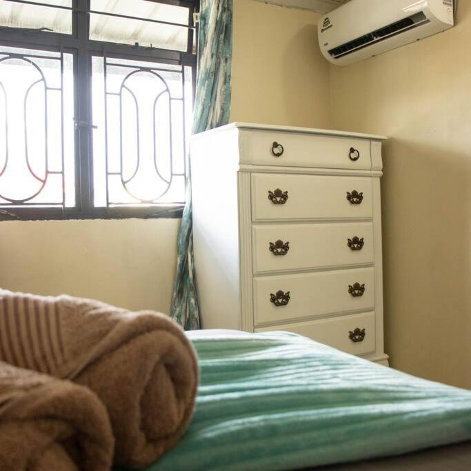 Travelholics Getaways Villa Piarco Luaran gambar